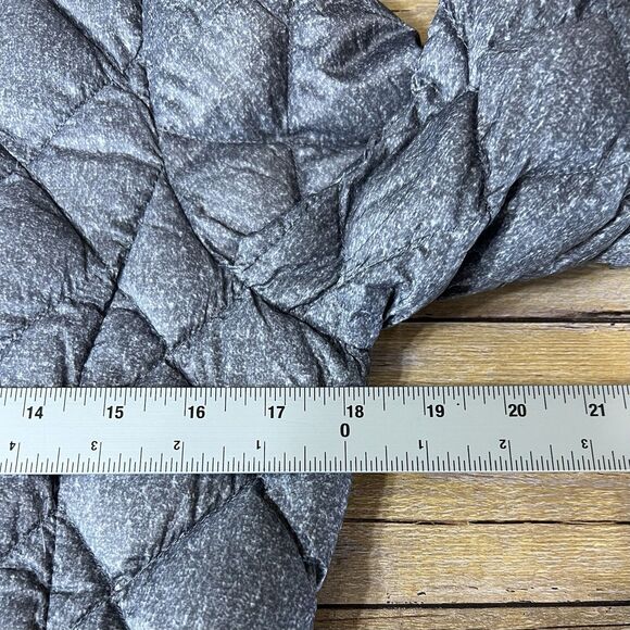 32 Degrees Heat Sz XS Women’s Ultra-Light Jacket  Used on Gray Color - Picture 11 of 13